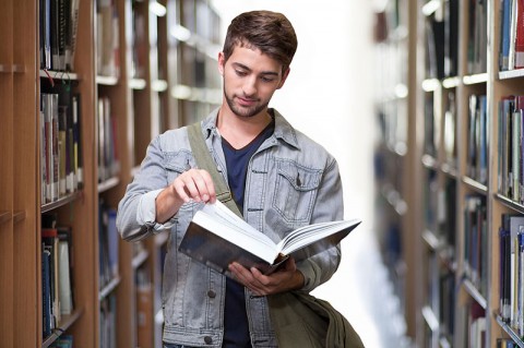 student-3500990_1920-def
